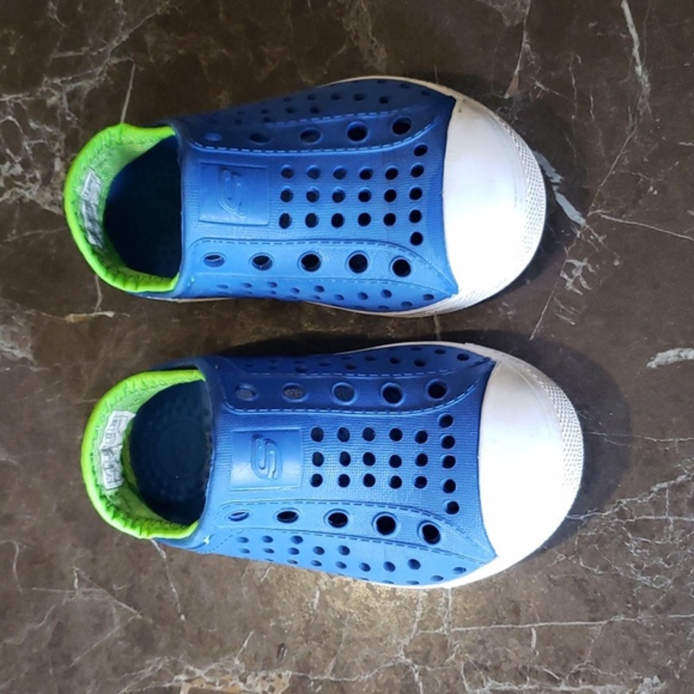 Skechers slip on water‎ shoes kids size 6